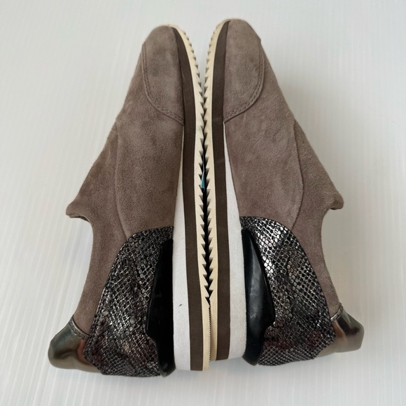 Johnston & Murphy Women's Brown Slip-On Sneakers - Picture 3 of 9